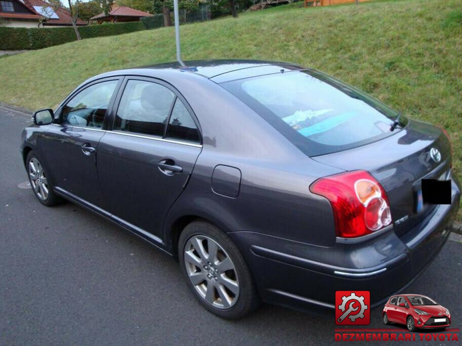 Capota spate toyota avensis 2005