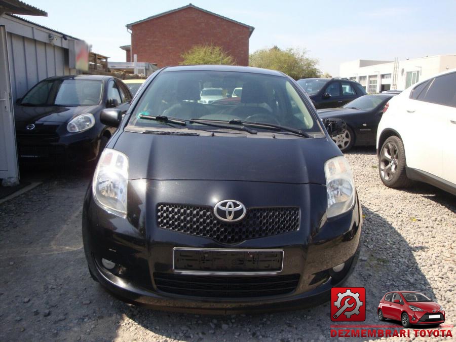 Grila radiator toyota yaris 2009