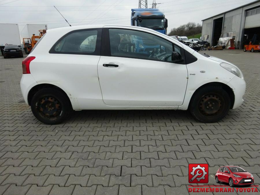 Proie ceata toyota yaris 2007